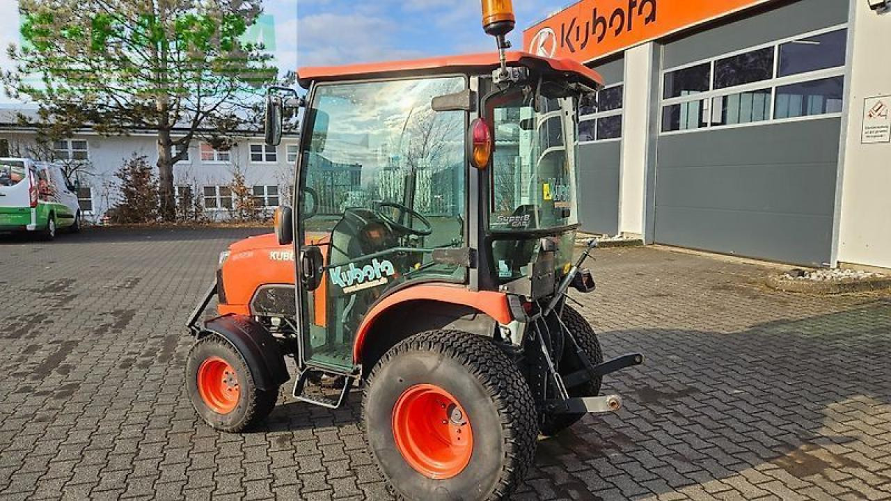 Farm tractor Kubota b2231: picture 18