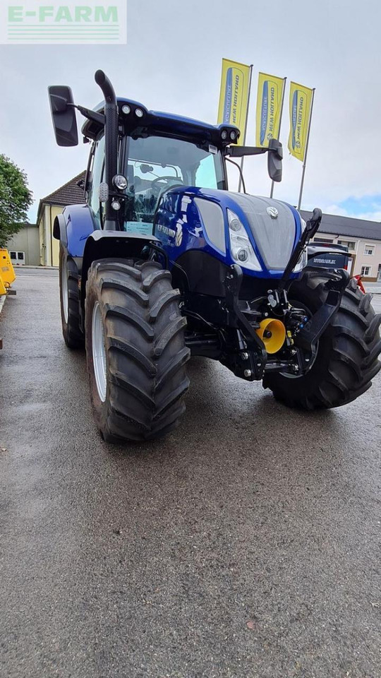 Farm tractor New Holland t6.160: picture 11