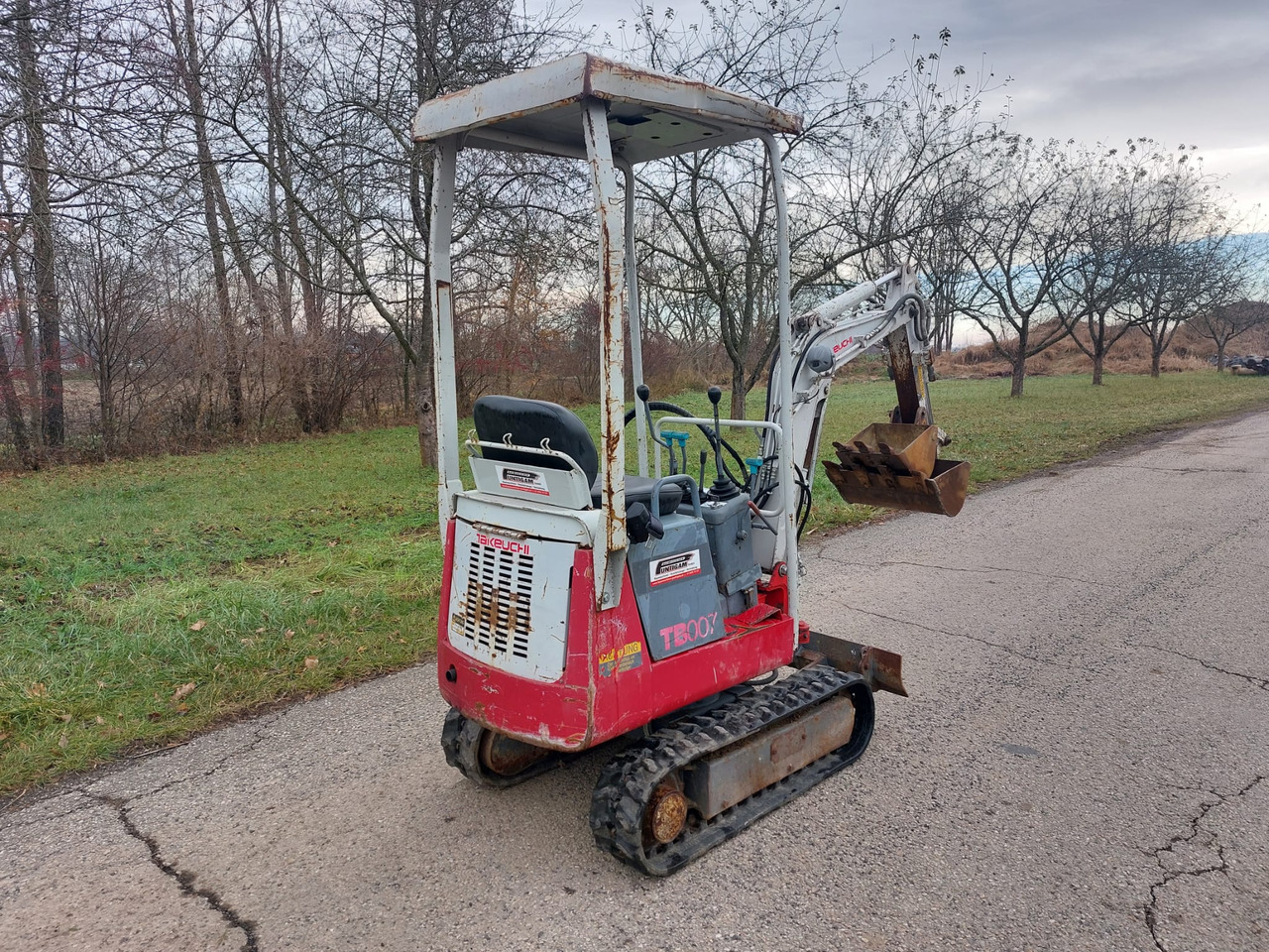 Mini excavator TAKEUCHI TB 007: picture 6