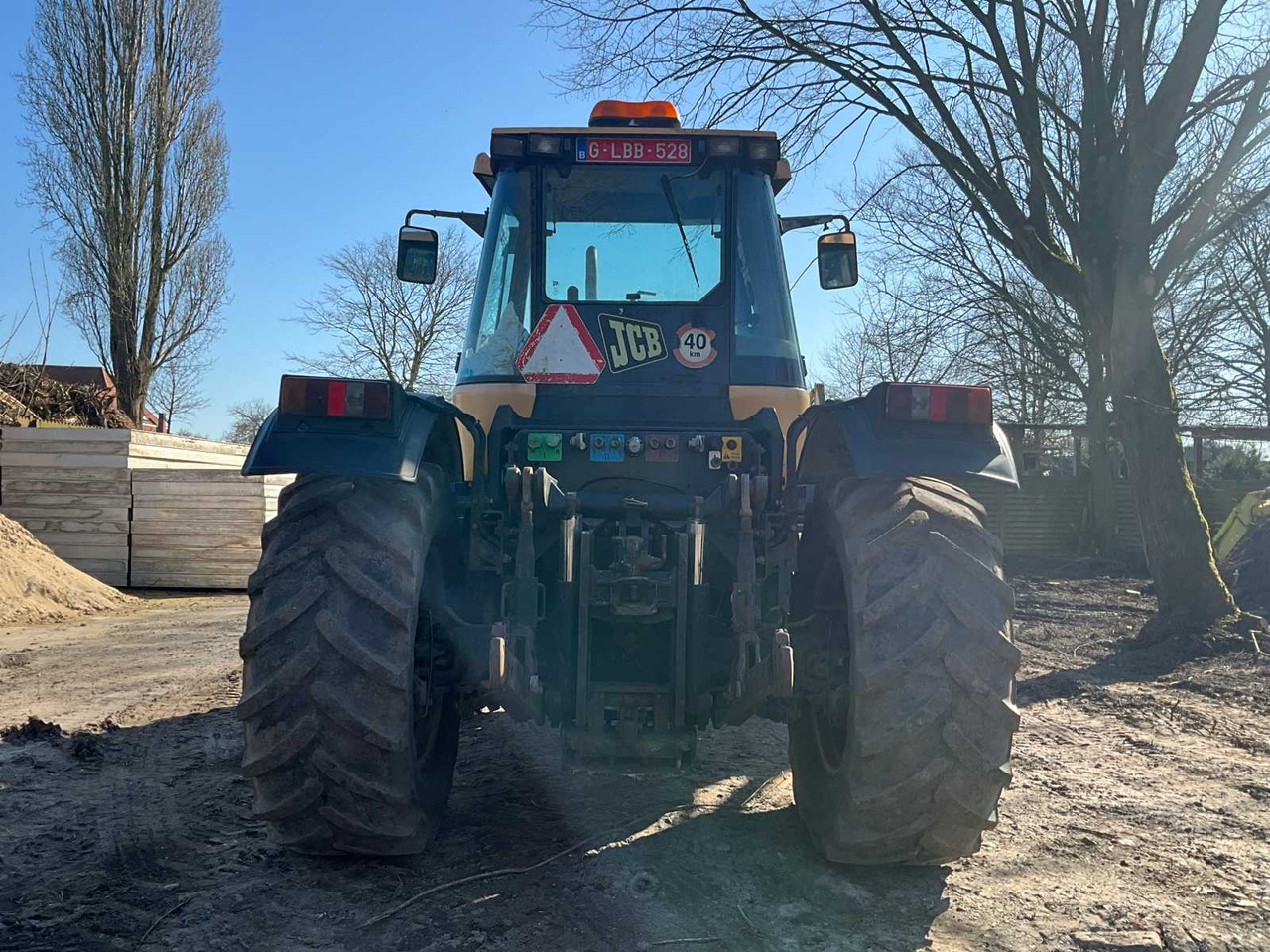 Farm tractor JCB Fastrac 2135: picture 6