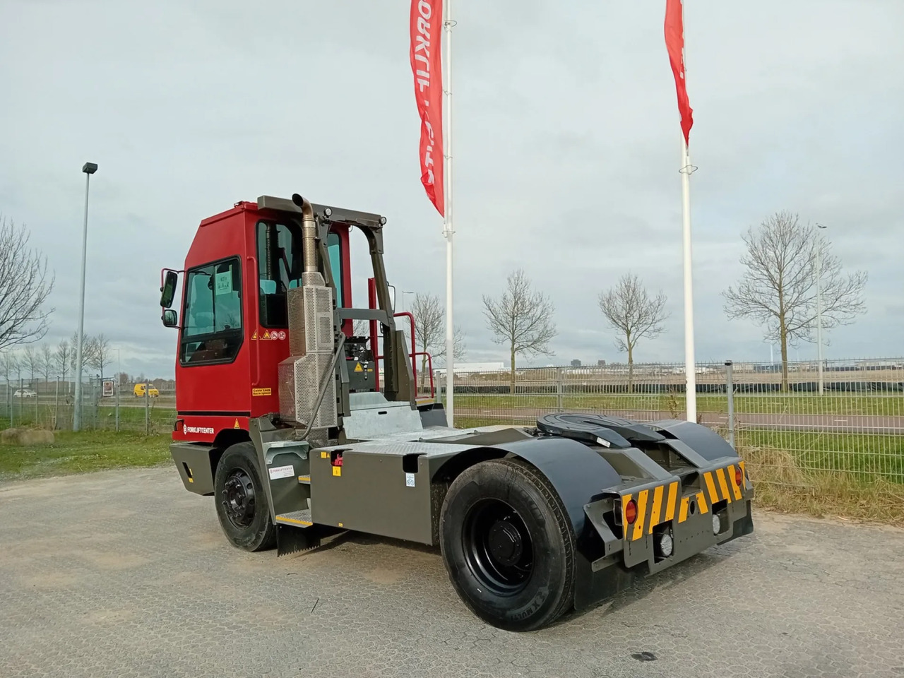 Terminal tractor TERBERG - YT220: picture 6