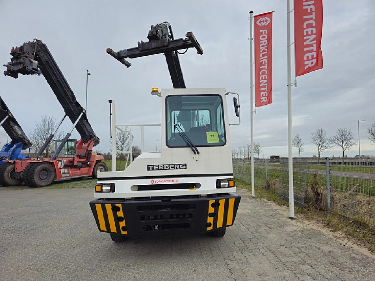 Terminal tractor TERBERG - YT220: picture 8