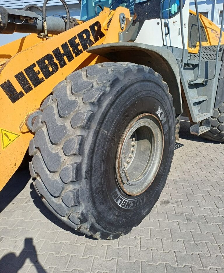 Wheel loader Liebherr L 566: picture 10