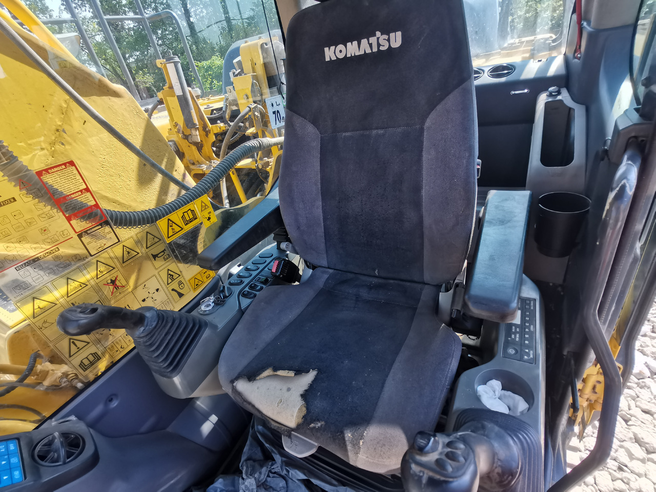 Excavator KOMATSU PC240: picture 19