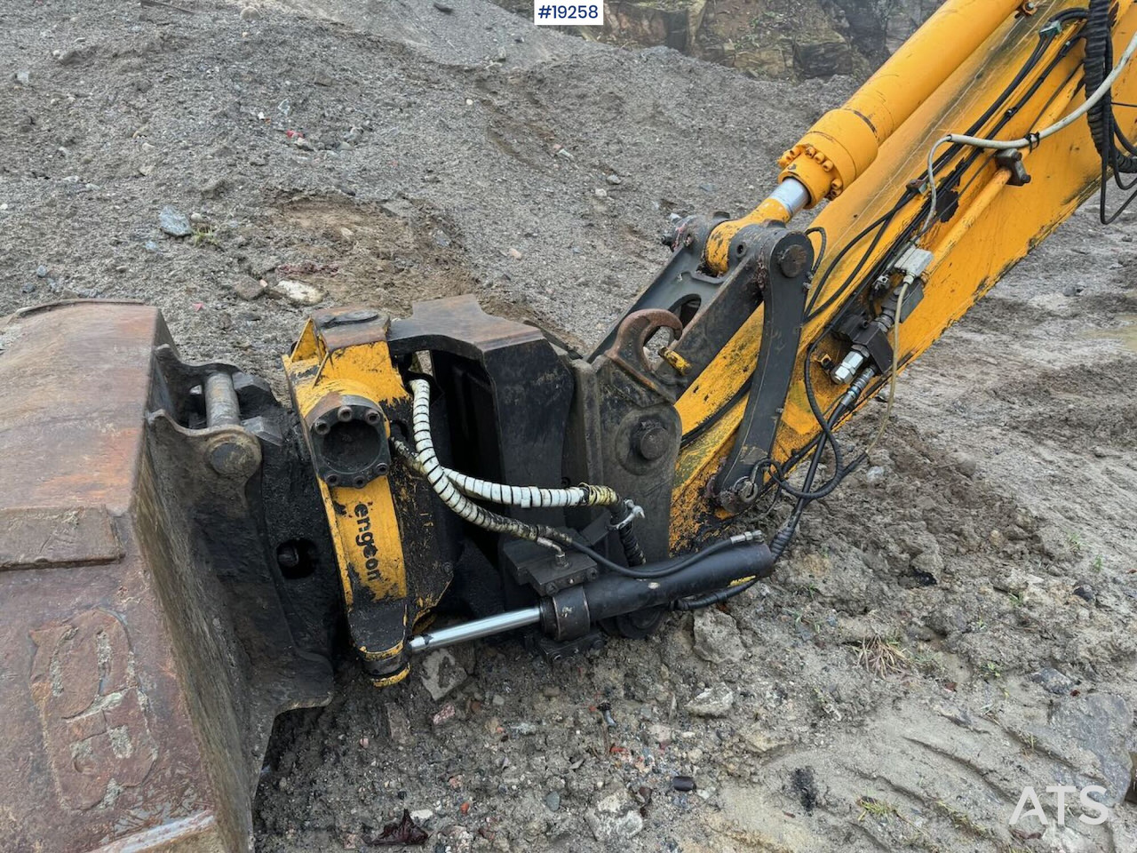 Excavator Hyundai Robex 290LC: picture 33