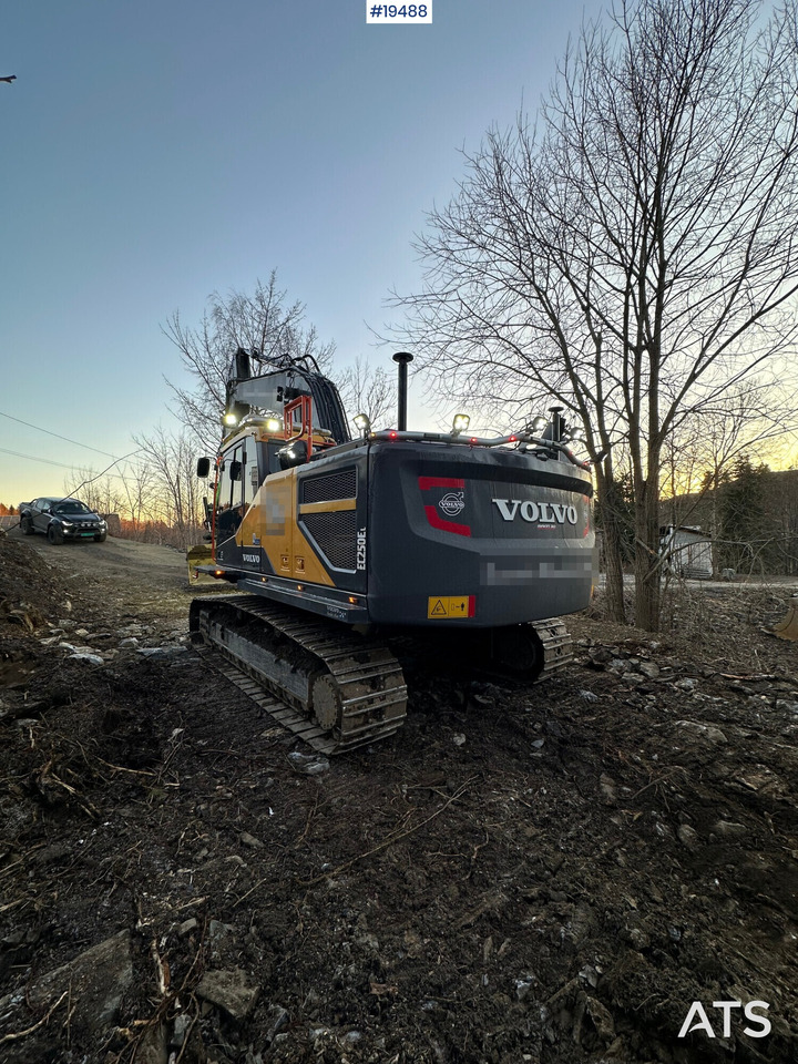 Excavator Volvo EC250EL: picture 11