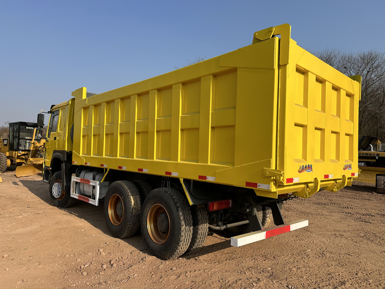 Tipper for transportation of bulk materials SINOTRUK HOWO 371: picture 6