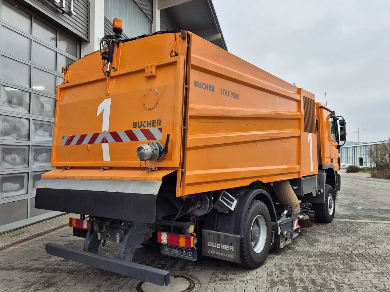 New Road sweeper Mercedes-Benz Actros 2032 A 4x4 Bucher STKF 9500 Airport: picture 7