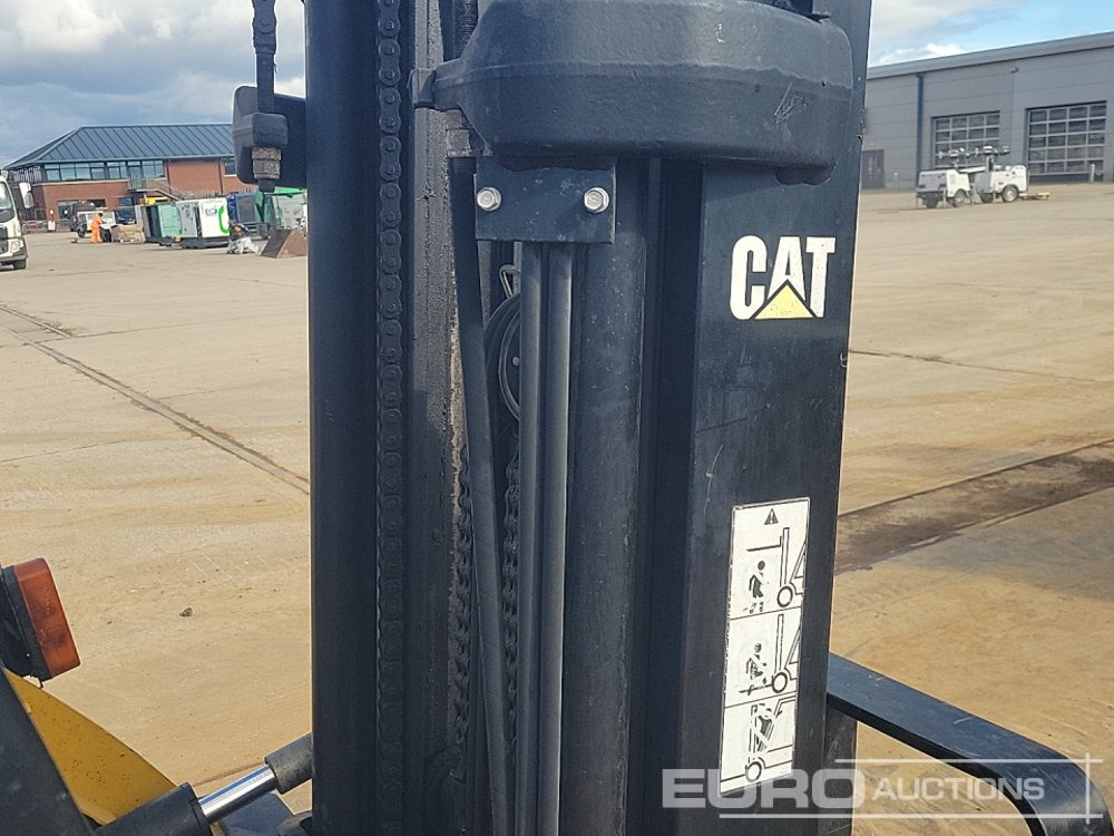 Forklift CAT DP30K: picture 14