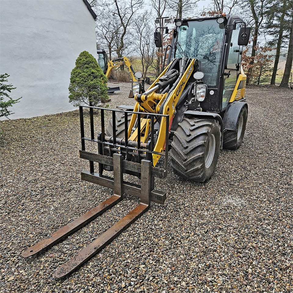 Wheel loader Gehl AL550: picture 7