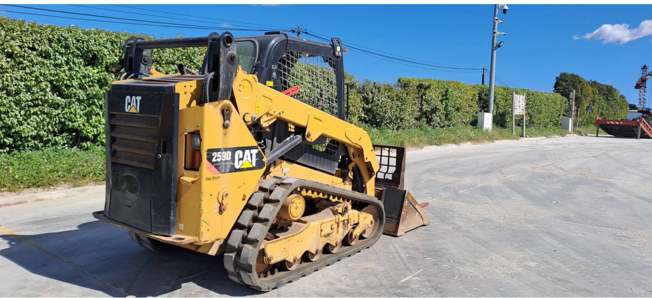 Crawler loader CAT 259D: picture 8