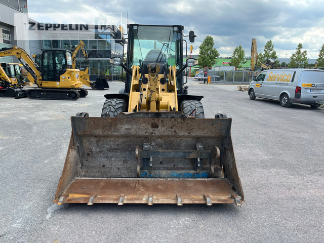 Wheel loader Cat 907M: picture 7